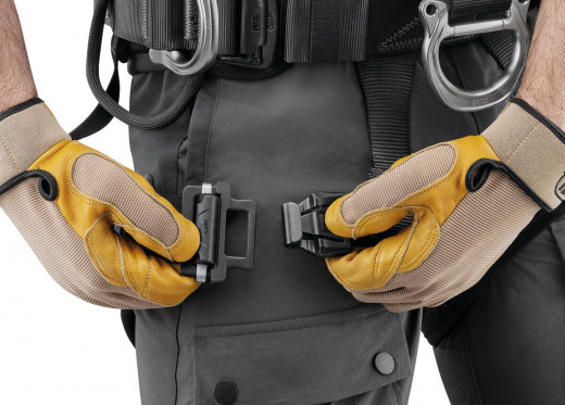 Industrieklettergurt Petzl AVAO FAST europ. Version