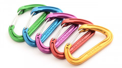 Leichte und stark belastbare Kletterkarabiner